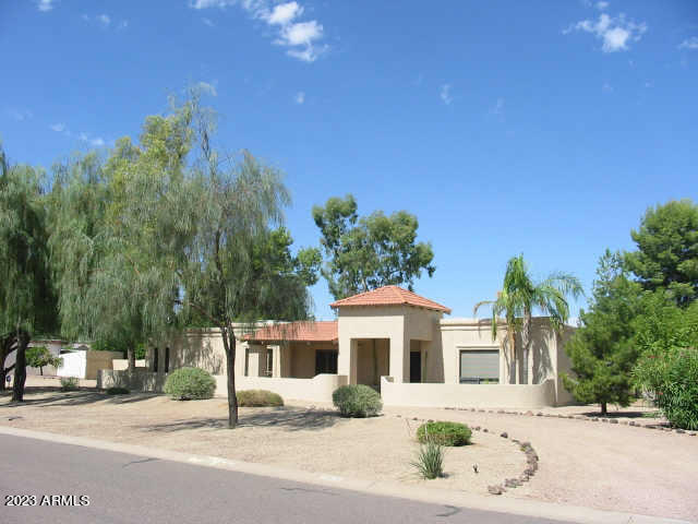 Photo of 9824 N 64TH Place, Paradise Valley, AZ 85253