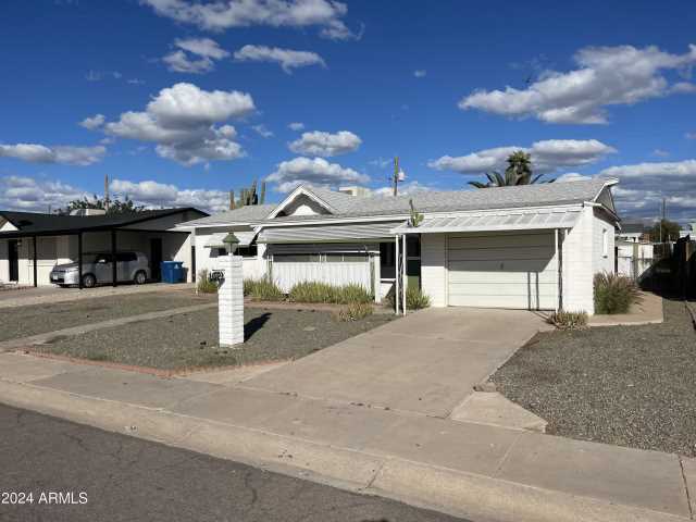 Photo of 1079 S LAWTHER Drive, Apache Junction, AZ 85120