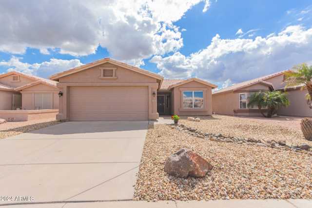 Photo of 1403 E WATERVIEW Place, Chandler, AZ 85249