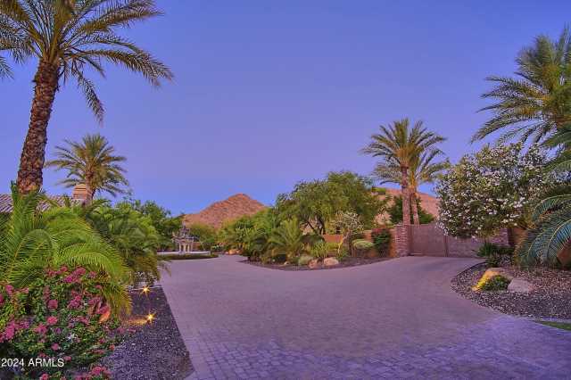Photo of 5030 E MOCKINGBIRD Lane, Paradise Valley, AZ 85253