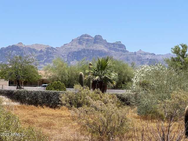 Photo of 700 W FOOTHILL Street, Apache Junction, AZ 85120